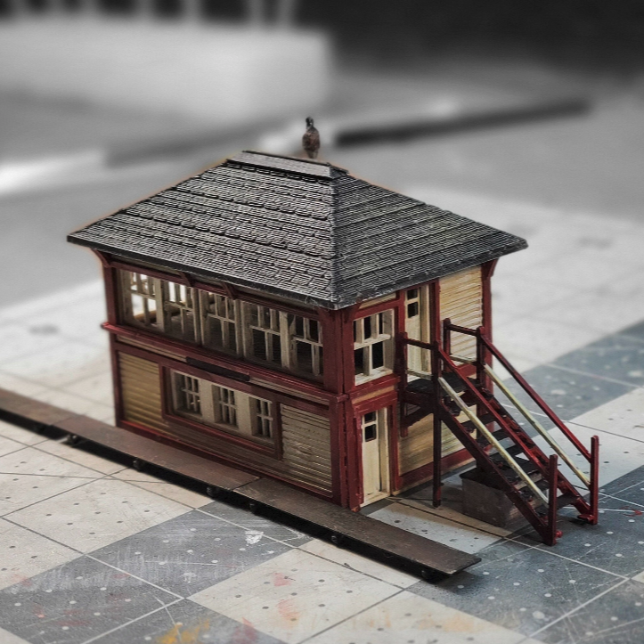 N Scale English Signal Box Tower Kit – 3D Printed Diorama Building | Uffington-Inspired Unpainted Model