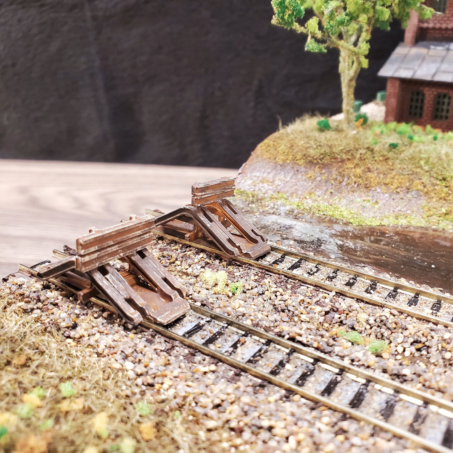 N Scale End-of-Line Train Bumper Stop – Solid Resin Pair for Layouts & T-Track Displays