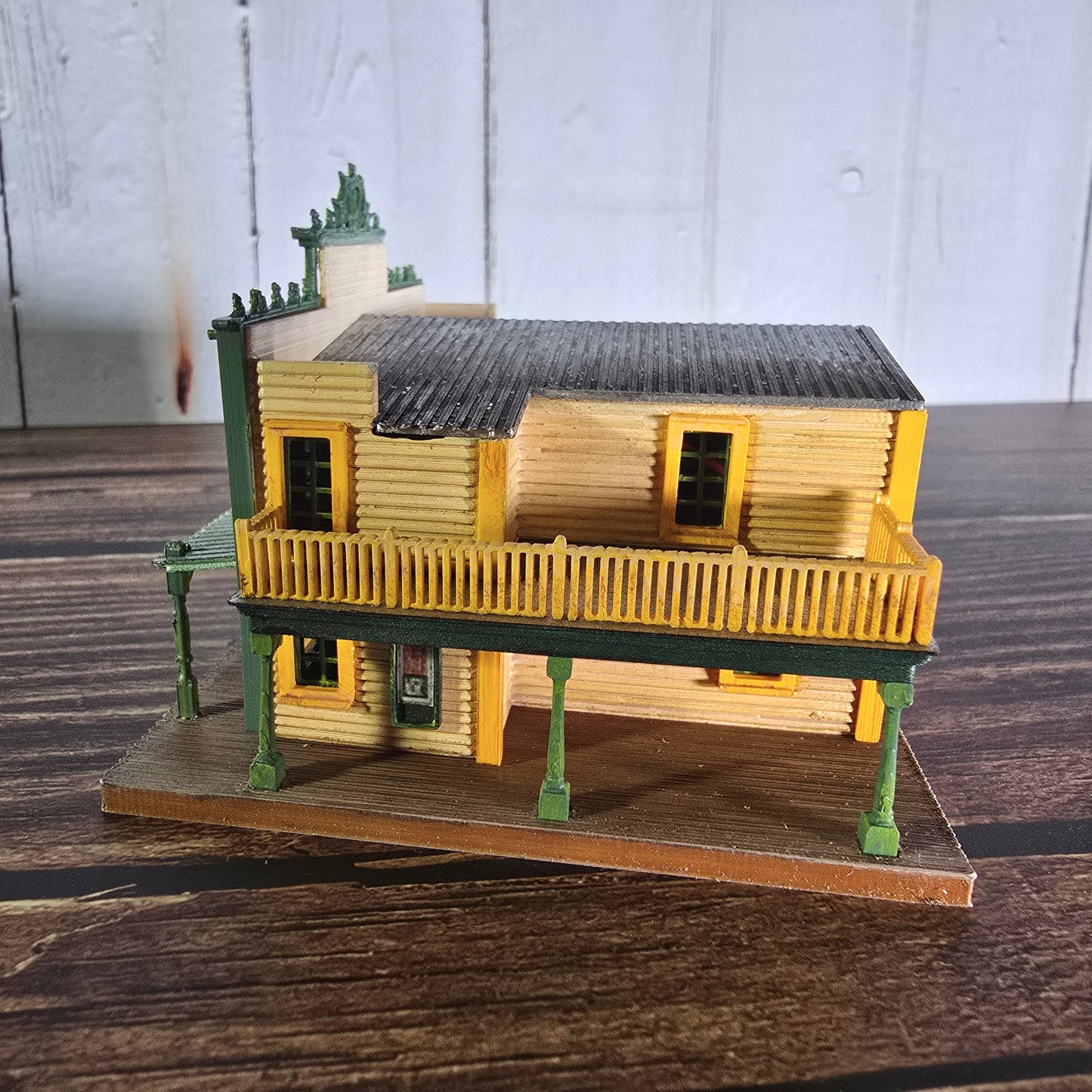 N Scale Western Saloon – Ready-Built Building with Lights, Handcrafted Detail for Dioramas & Layouts