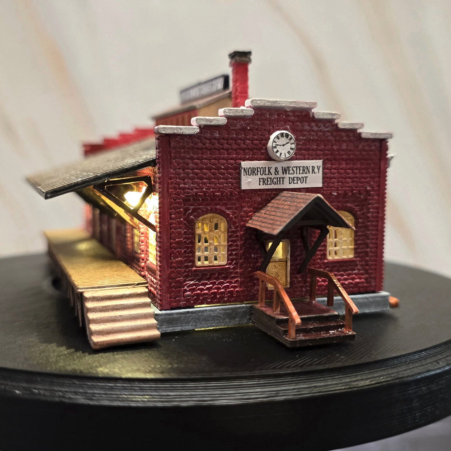 N Scale N&W Freight Depot – Ready-Built with Lights, Historical Miniature for Model Railroad & Diorama