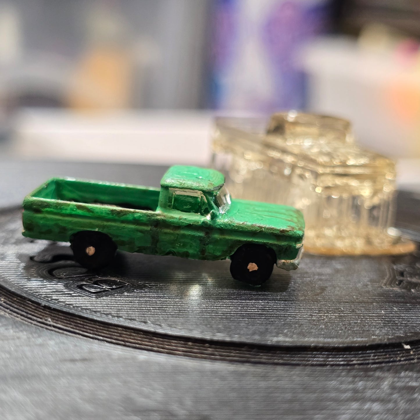 12mm Hand Painted Resin Printed Pickup Truck – Diorama, doll houses, scale modelers, camera props, scene building
