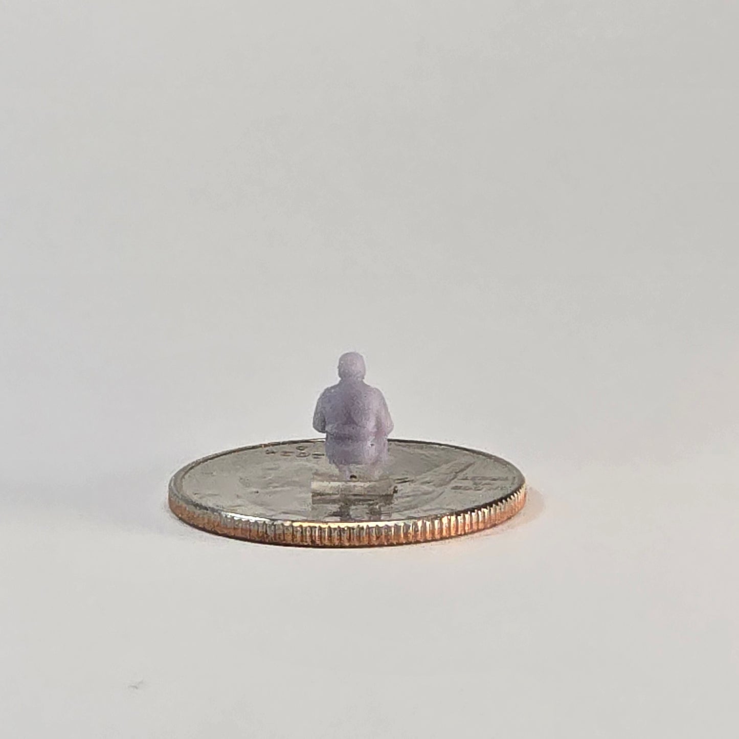 N Scale Lineman Climbing – 12mm Utility Worker Miniature Figure