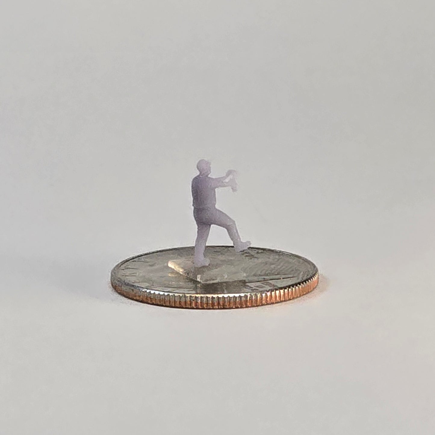 N Scale Worker with Handle – 12mm Industrial Scene Figure