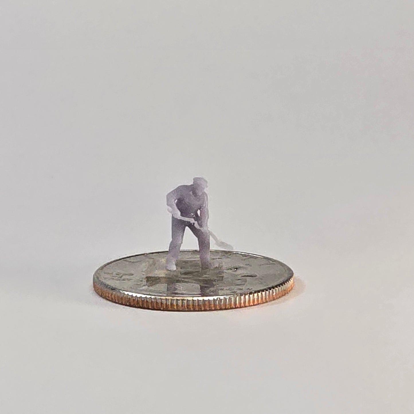 N Scale Worker with Shovel – 12mm Railroad or Construction Scene Figure