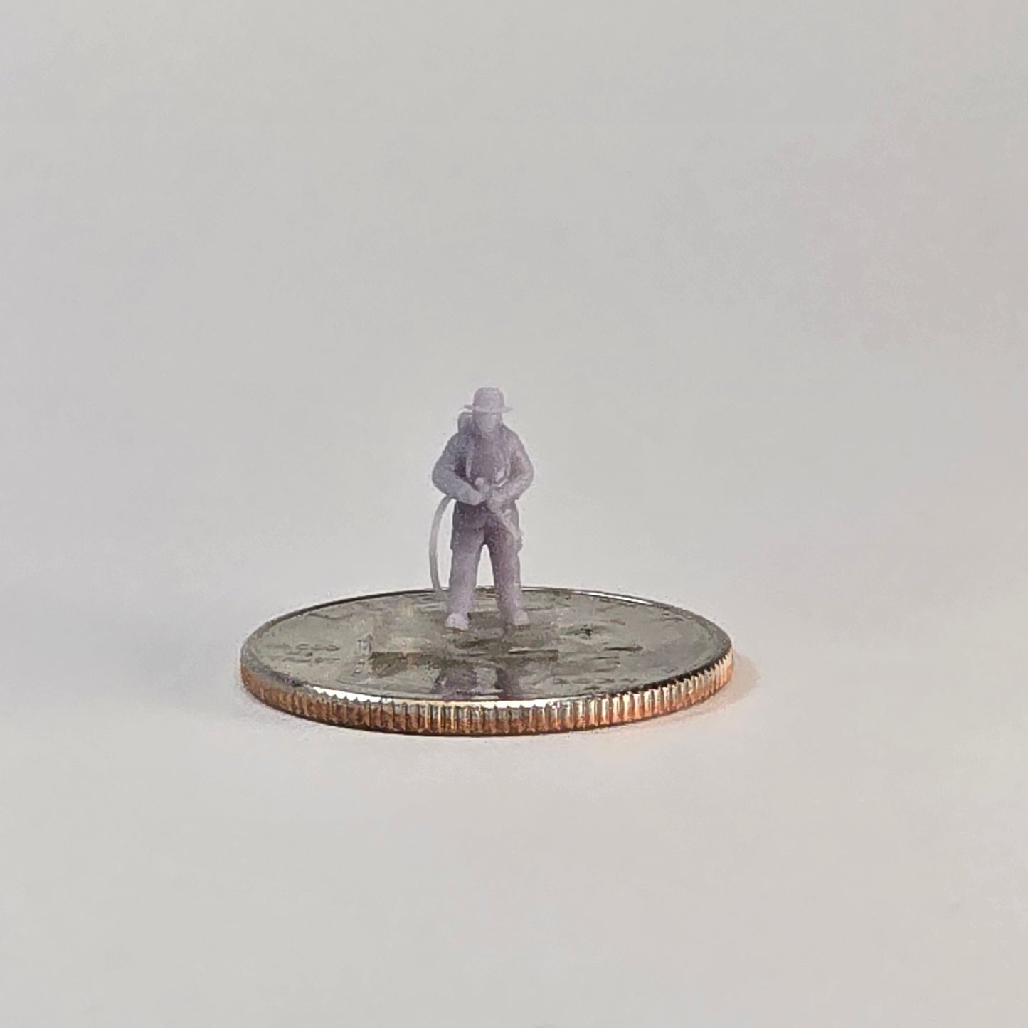 N Scale Fireman with Hose – 12mm Historical Miniature Figure