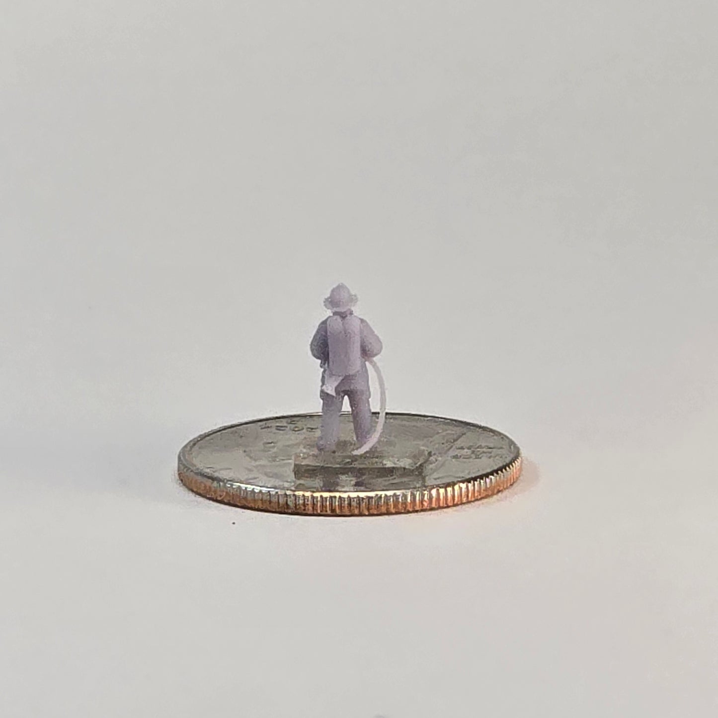 N Scale Fireman with Hose – 12mm Historical Miniature Figure