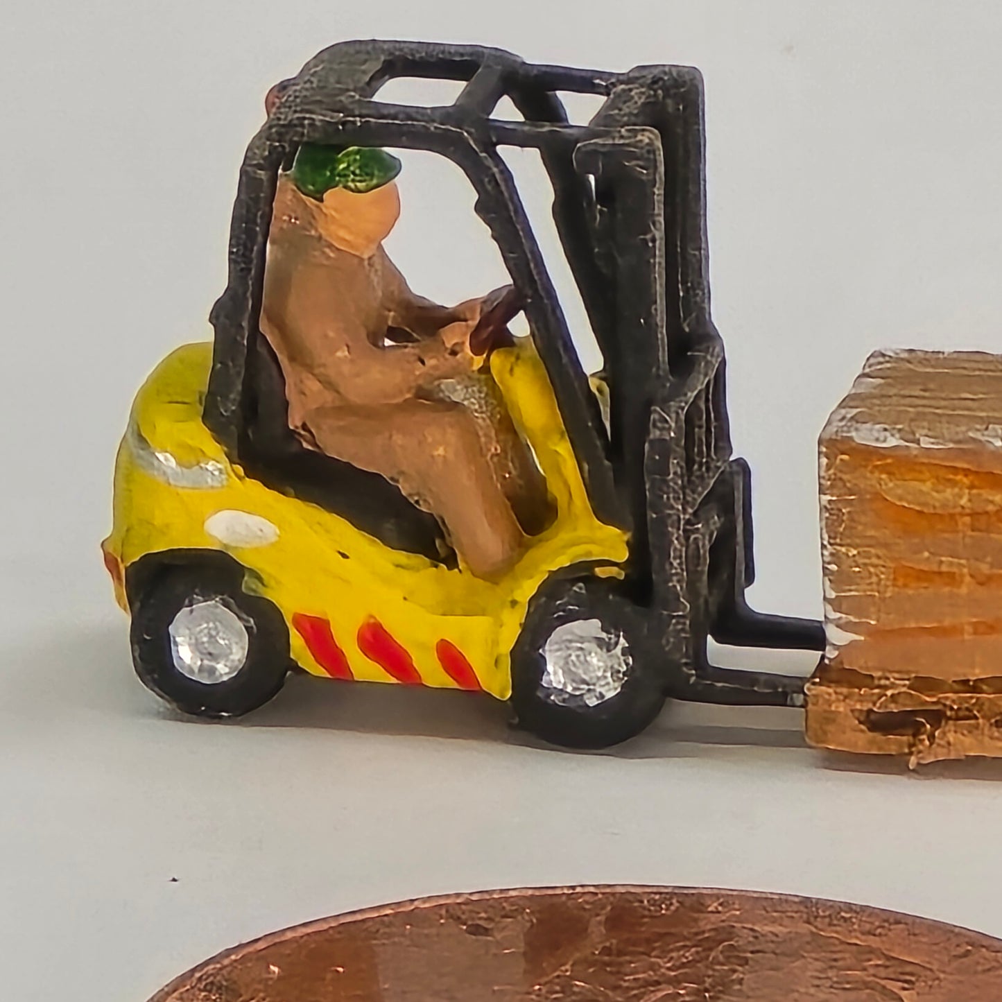 N Scale Dockyard Prop Set – Forklift, Pallet, Worker & Jacks (5-Piece Set) Hand Painted