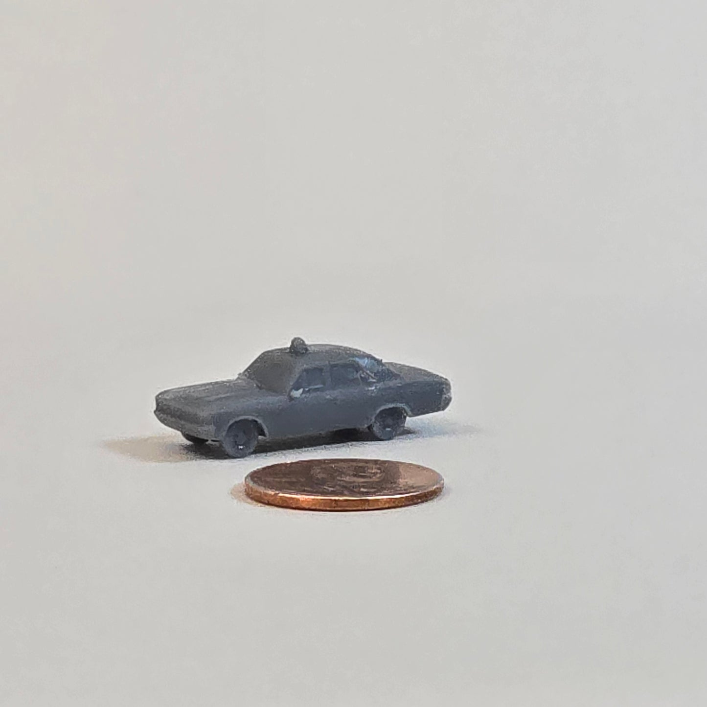 Sculptural Grey – Fire Chief Command Car with Beacon | 10mm Scale Emergency Vehicle (Copy)