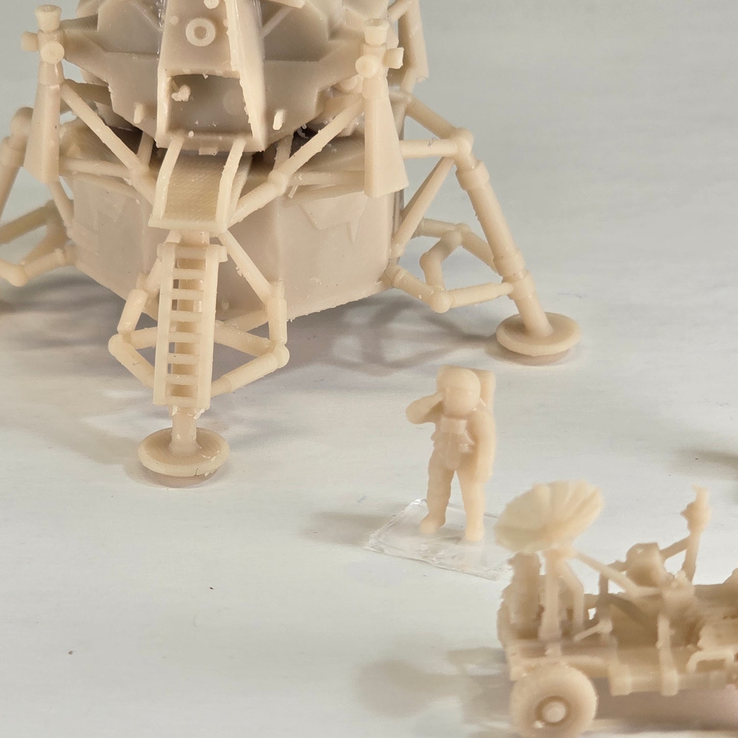 Unpainted N Scale Moon Landing Story Set – Lunar Module, Lunar Rover & Astronauts