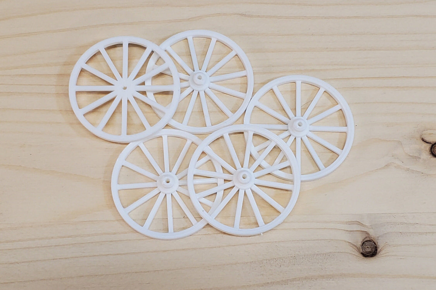 HO Scale Wagon Wheels Set (5) 1:87 1800s Style, 3D Printed for Dioramas, Westerns, Dollhouses, Wargaming, Trains Unpainted