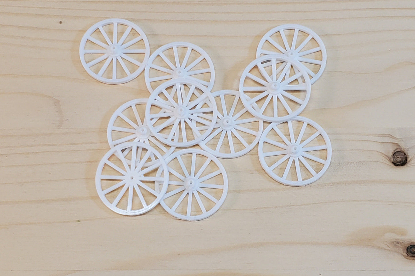 HO Scale Wagon Wheels Set (5) 1:87 1800s Style, 3D Printed for Dioramas, Westerns, Dollhouses, Wargaming, Trains Unpainted