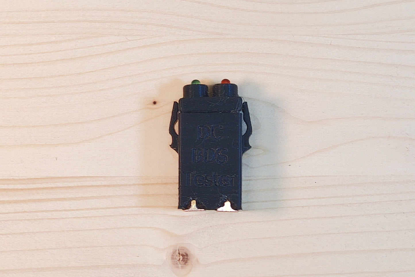 N scale Lighted track tester for DC and DCC trains - check the condition of your rails