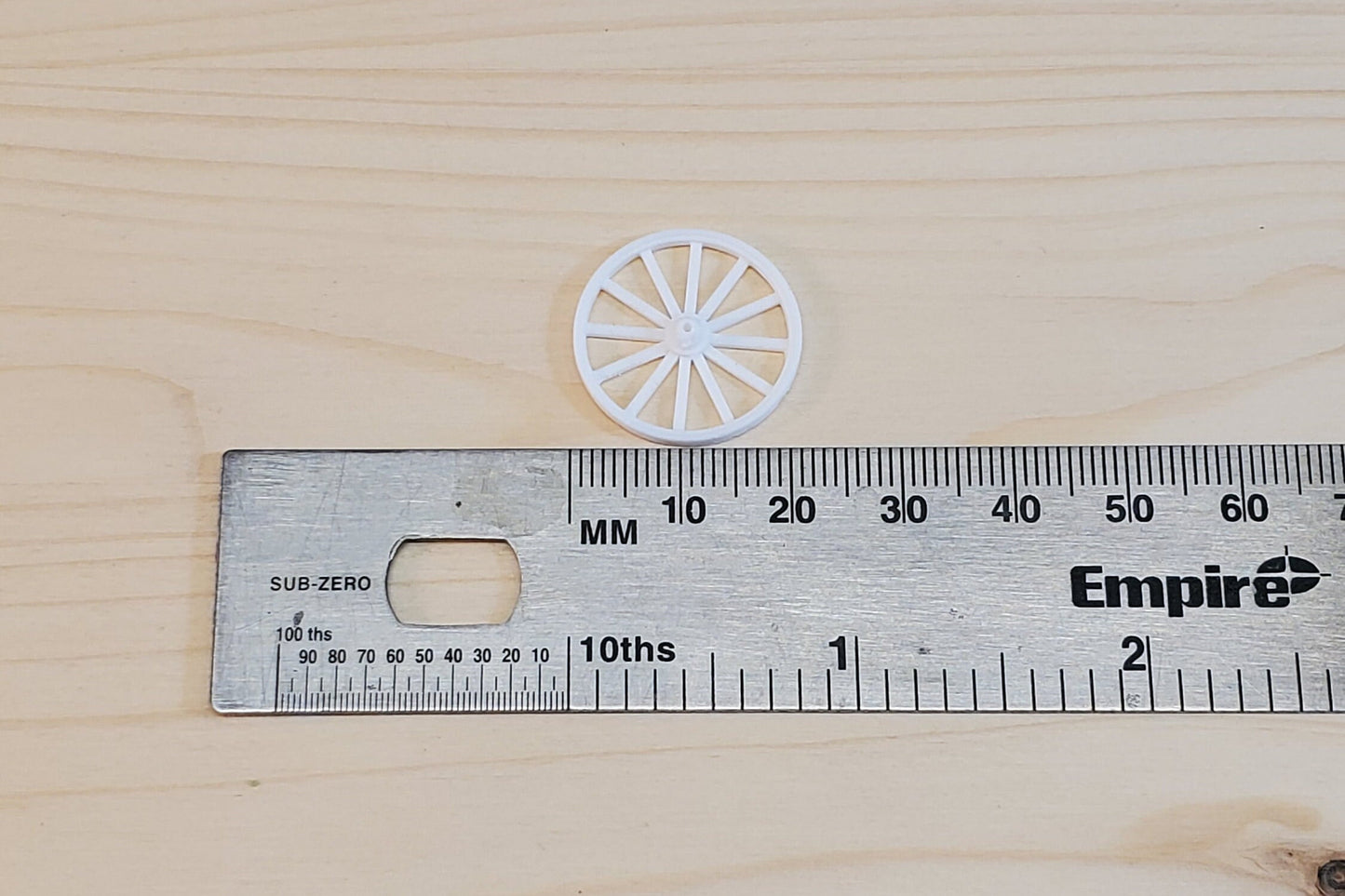 HO Scale Wagon Wheels Set (5) 1:87 1800s Style, 3D Printed for Dioramas, Westerns, Dollhouses, Wargaming, Trains Unpainted