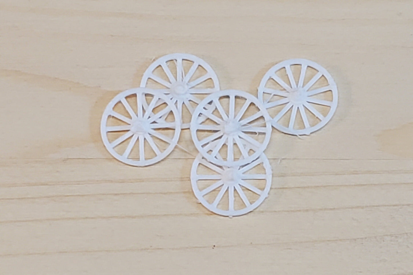 N Scale Wagon Wheels set 1800's style 3D printed , N Scale . Dioramas, Western's, Dollhouse, Miniature, War gaming, Trains, UNPAINTED 5 PK