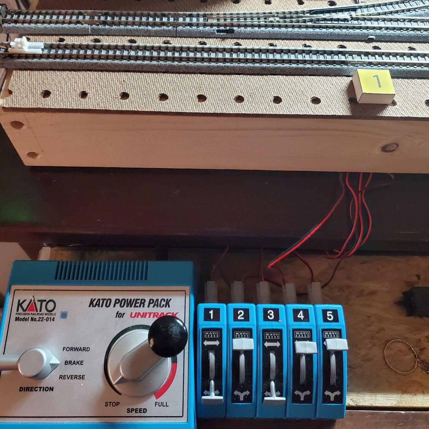 N scale track teaching tools that lets you see what switch is working with your controller - layout. Special designed aids. for all scales.