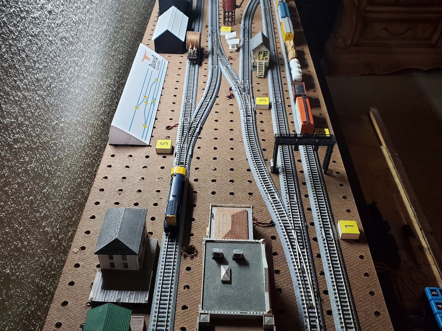 N scale track teaching tools that lets you see what switch is working with your controller - layout. Special designed aids. for all scales.