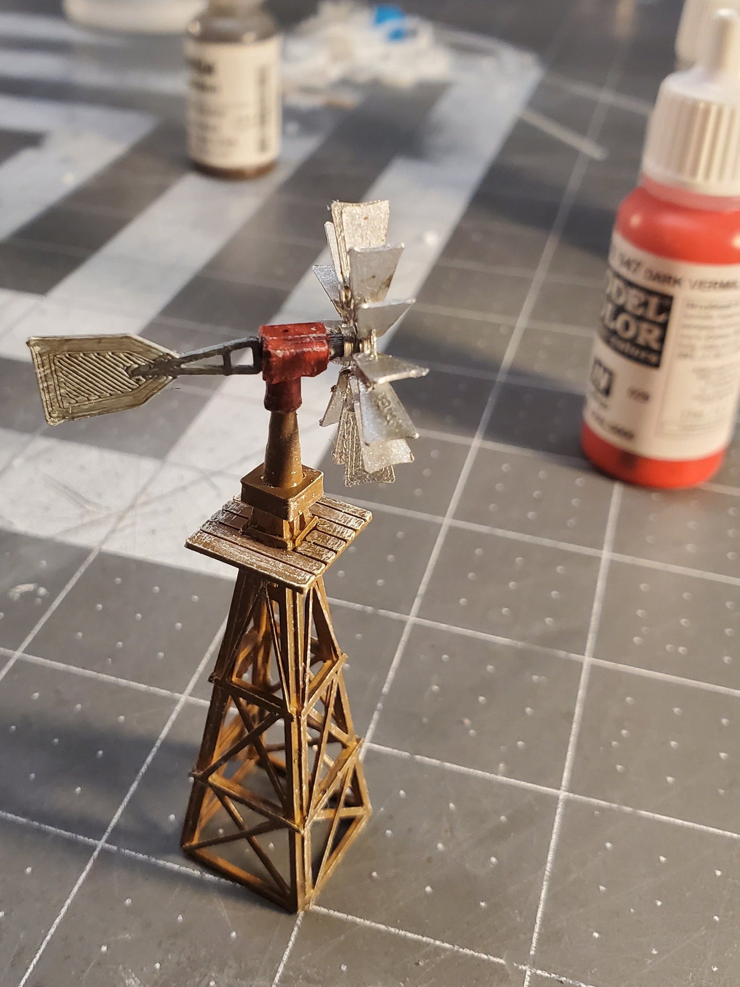 N scale Old Windmill kit 3D printed plastic model 1:160 with / instructions Rotating blades trains-Dollhouse-Landscapes-Miniatures.