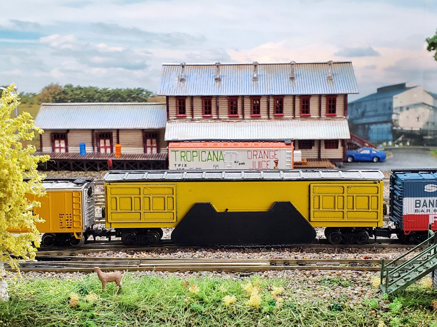 N Scale track cleaning made easy! Get our "Tunnel" Dust Buster kit with instructions for our N scale cleaner foot that is included.