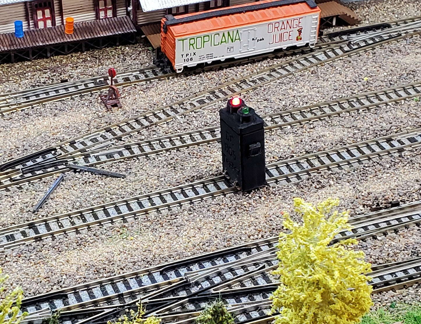 N scale Lighted track tester for DC and DCC trains - check the condition of your rails