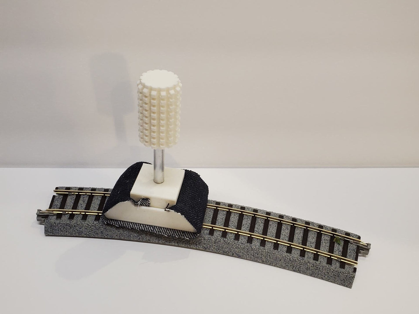HO scale TRACK CLEANER kit with 4 cleaning pads included 3D printed for model train hobbyists