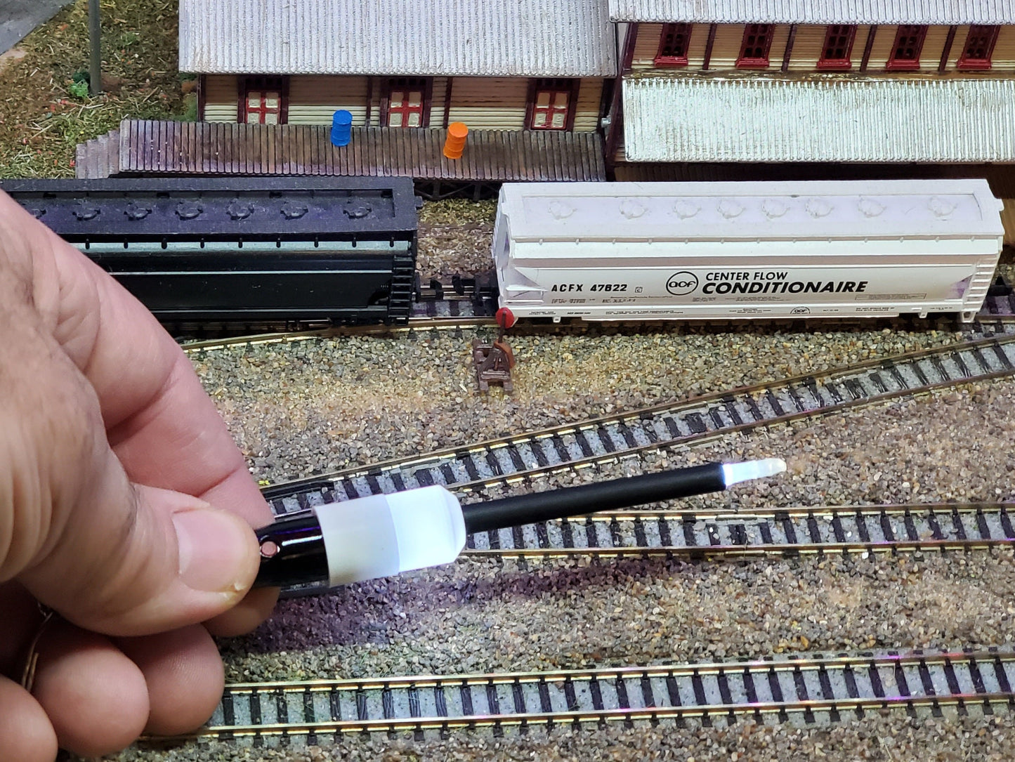 N Scale LED Uncoupler Tool Fiber Optic Tip for Arnold & Modern Couplers, Doubles as Work Light for Layout Repairs and Night Ops