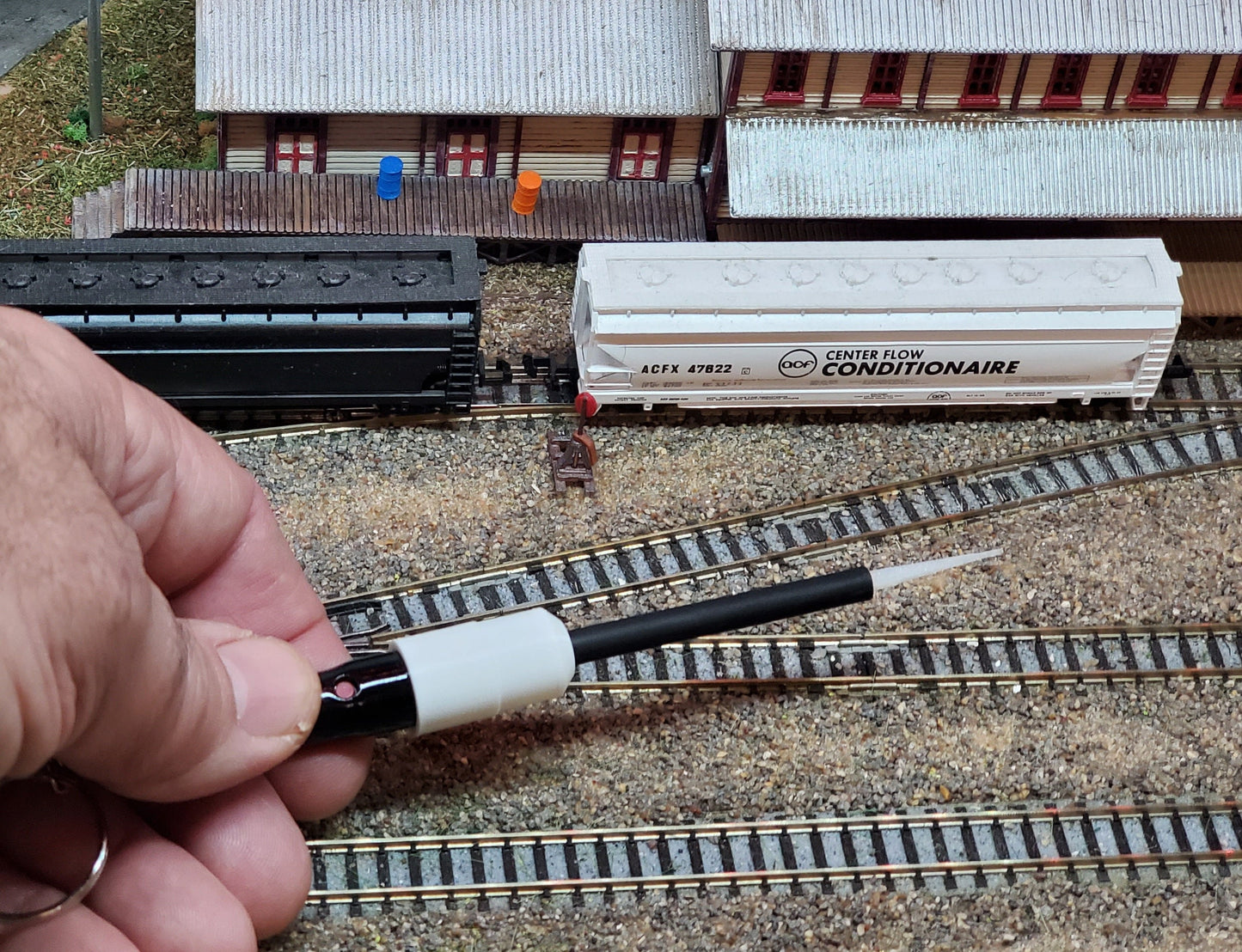 N Scale LED Uncoupler Tool Fiber Optic Tip for Arnold & Modern Couplers, Doubles as Work Light for Layout Repairs and Night Ops