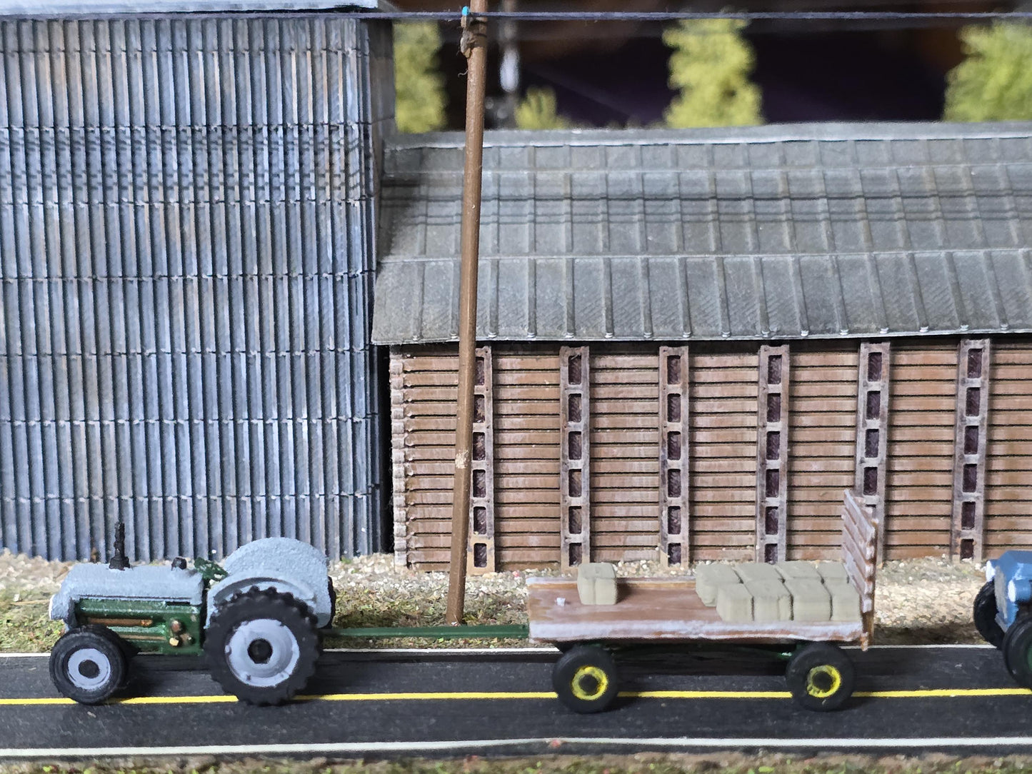 N scale 3D Farm kit Tractor printed plastic model with / instructions - Dioramas-Terrain-Model trains-Dollhouse-Landscapes-Miniatures.