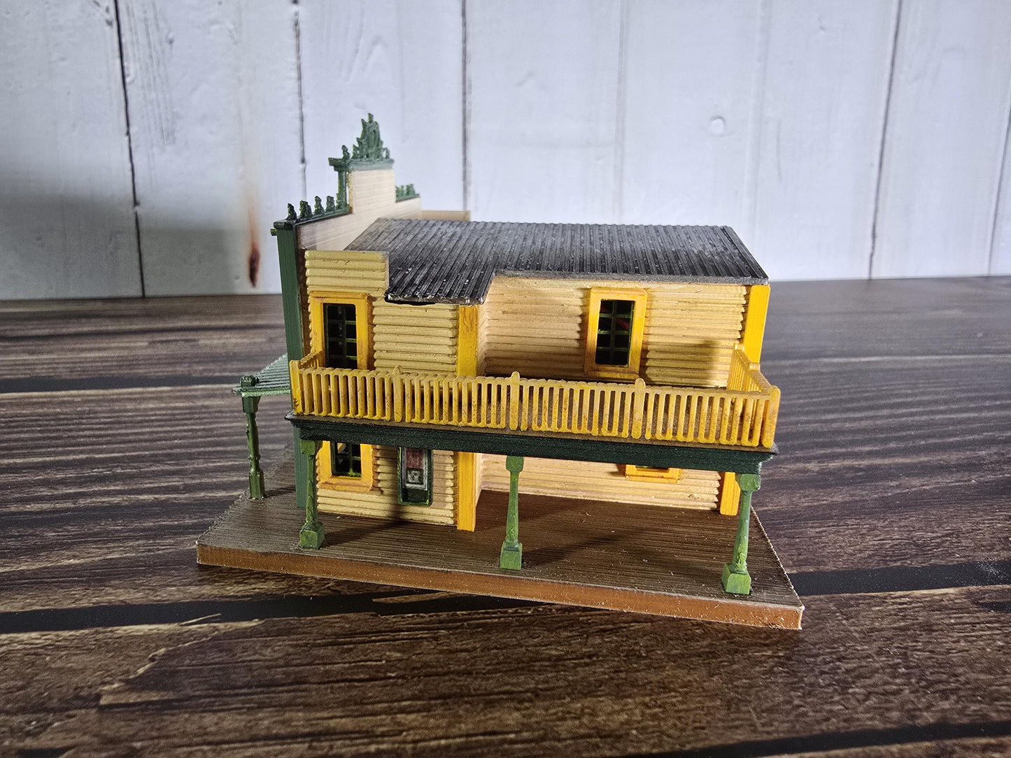 N Scale Ready-Built wild western Saloon Building Model Railroad Layouts - with Lights, Handcrafted Detailing, Dioramas, Desktop display