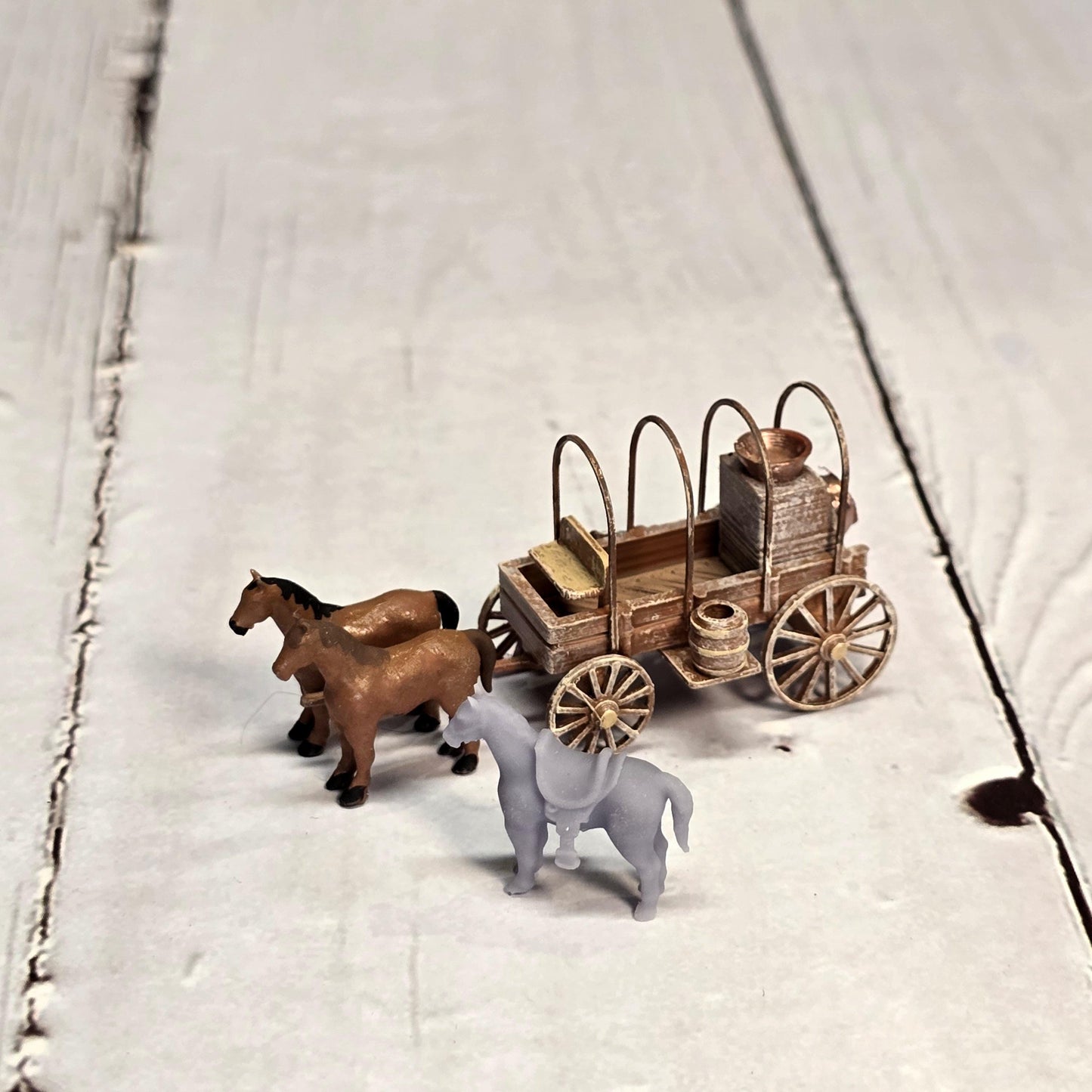 N scale Western Chuck wagon with tools and horses - kit model Old western Pioneer - UN PAINTED - Dioramas- Terrain - Model -Doll house