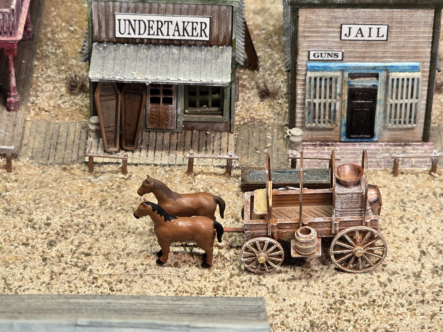 N scale Western Chuck wagon with tools and horses - kit model Old western Pioneer - UN PAINTED - Dioramas- Terrain - Model -Doll house