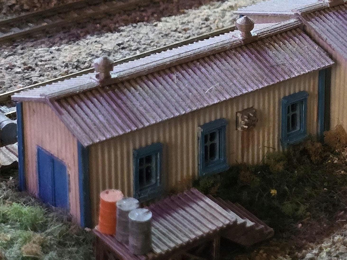 N Scale Unpainted Long Metal Building Kit Perfect for Dioramas, Terrain & Layouts. Just Paint and Go! Great for Model Train Hobbyists