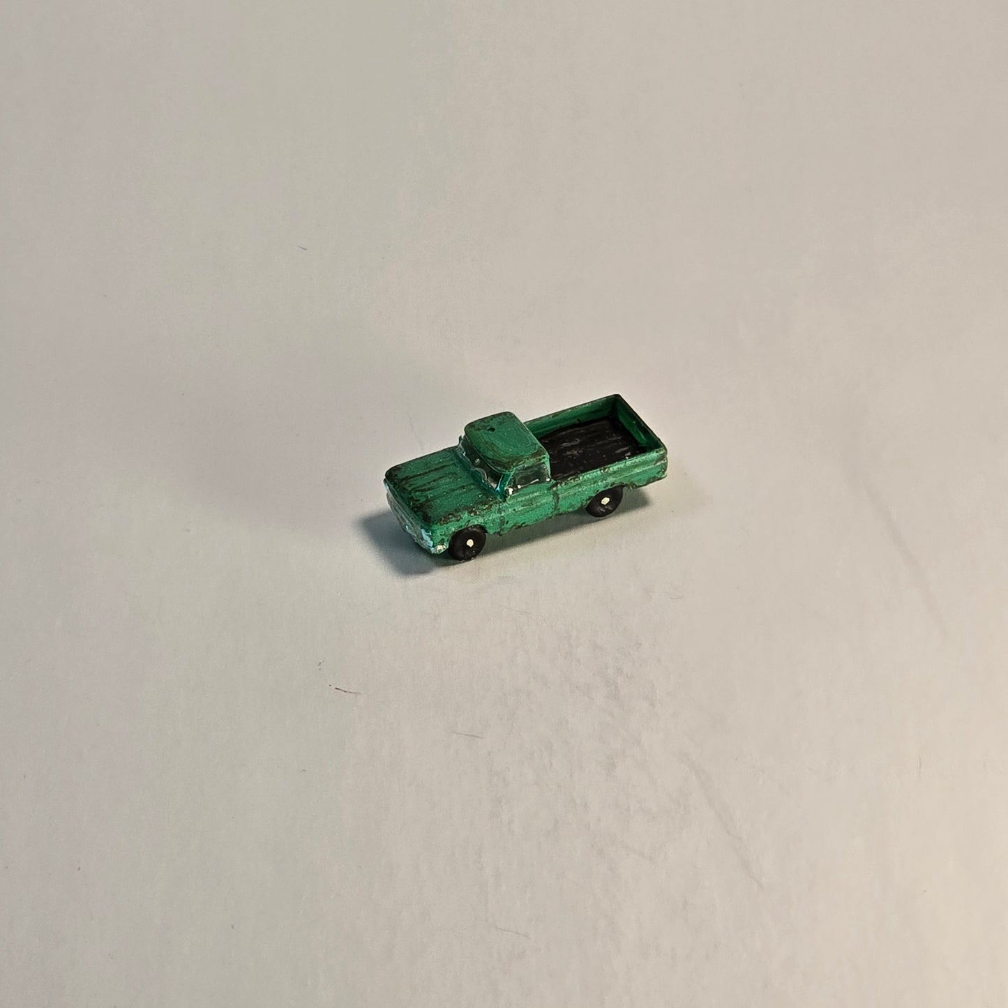 12mm Hand Painted Resin Printed Pickup Truck – Diorama, doll houses, scale modelers, camera props, scene building