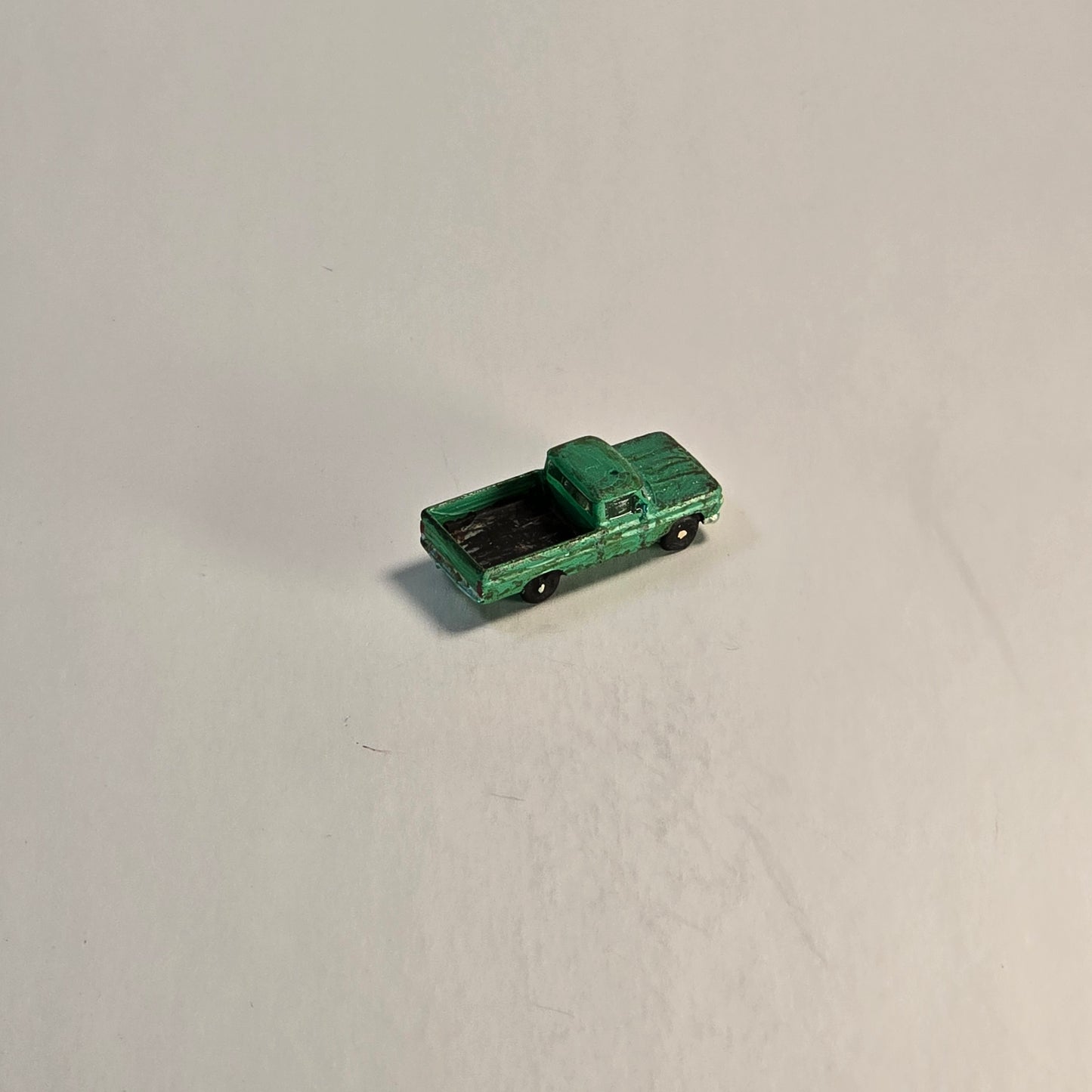 12mm Hand Painted Resin Printed Pickup Truck – Diorama, doll houses, scale modelers, camera props, scene building