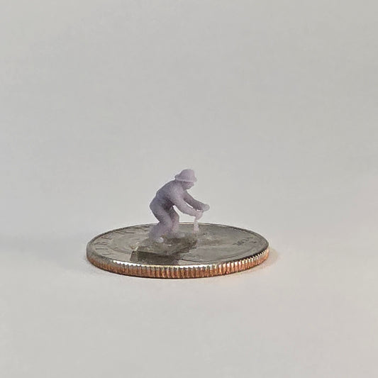 N Scale Fireman Turning Valve – 12mm Emergency Water Control Figure