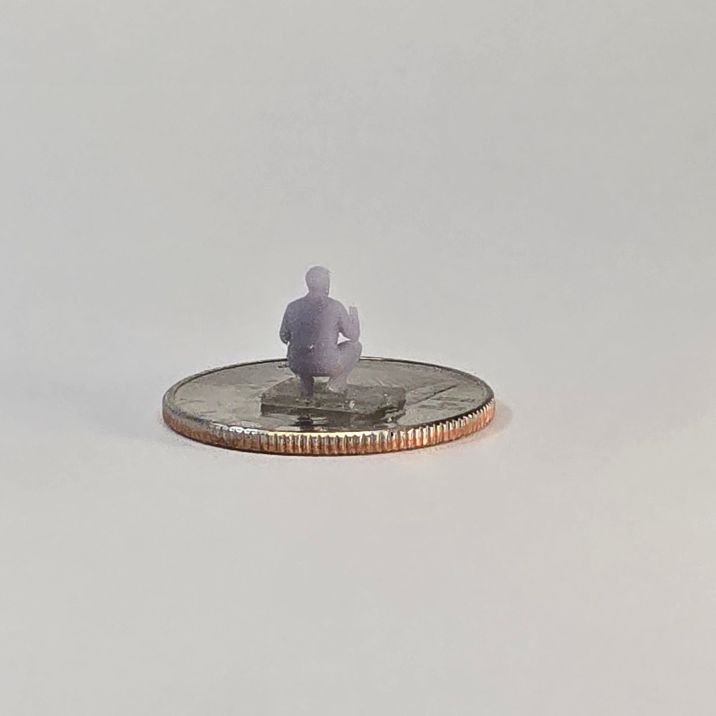 N Scale Mechanic Working on a Plane – 12mm Ground Crew Scene Figure