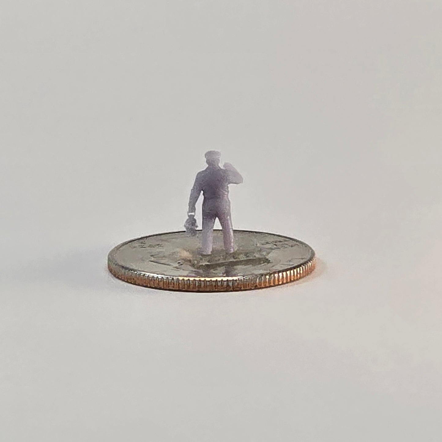 N Scale Brakeman with Lantern – 12mm Railroad Crew Scene Figure people