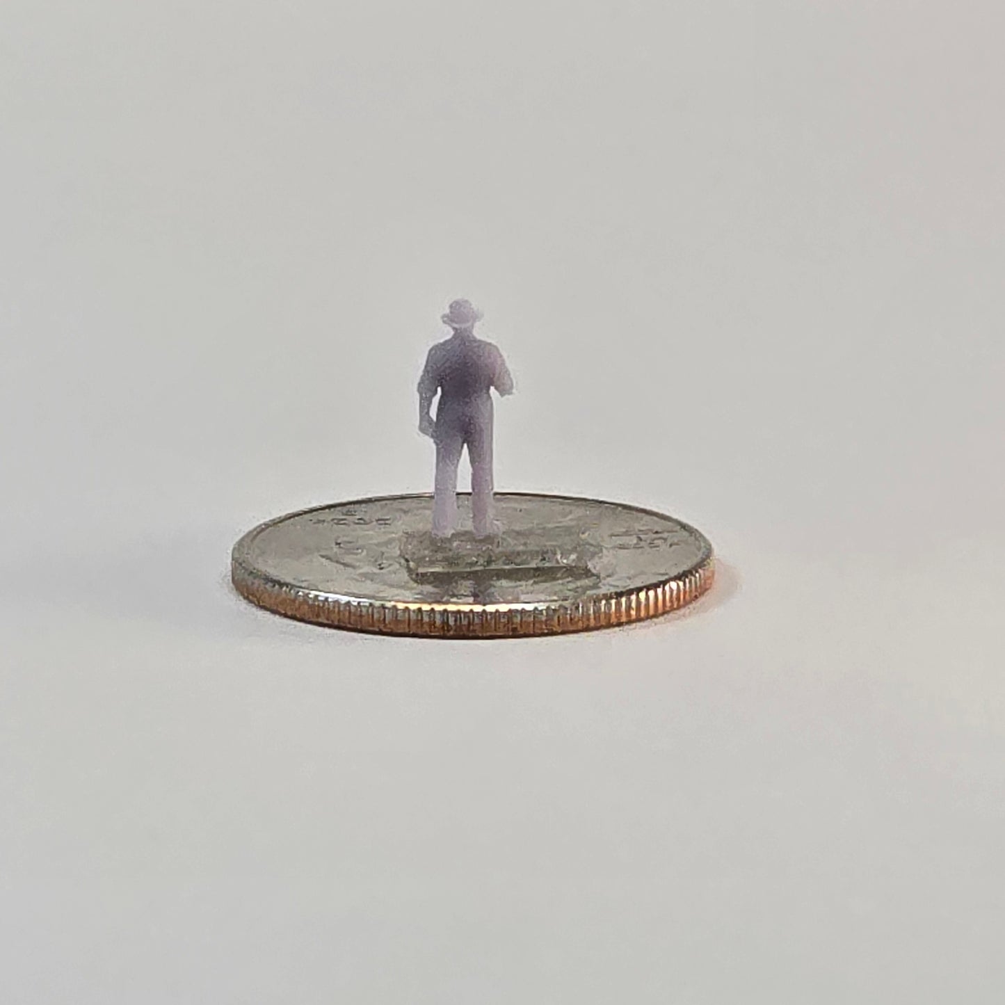 N Scale Farmer with Hat – 12mm Country Railroad Figure