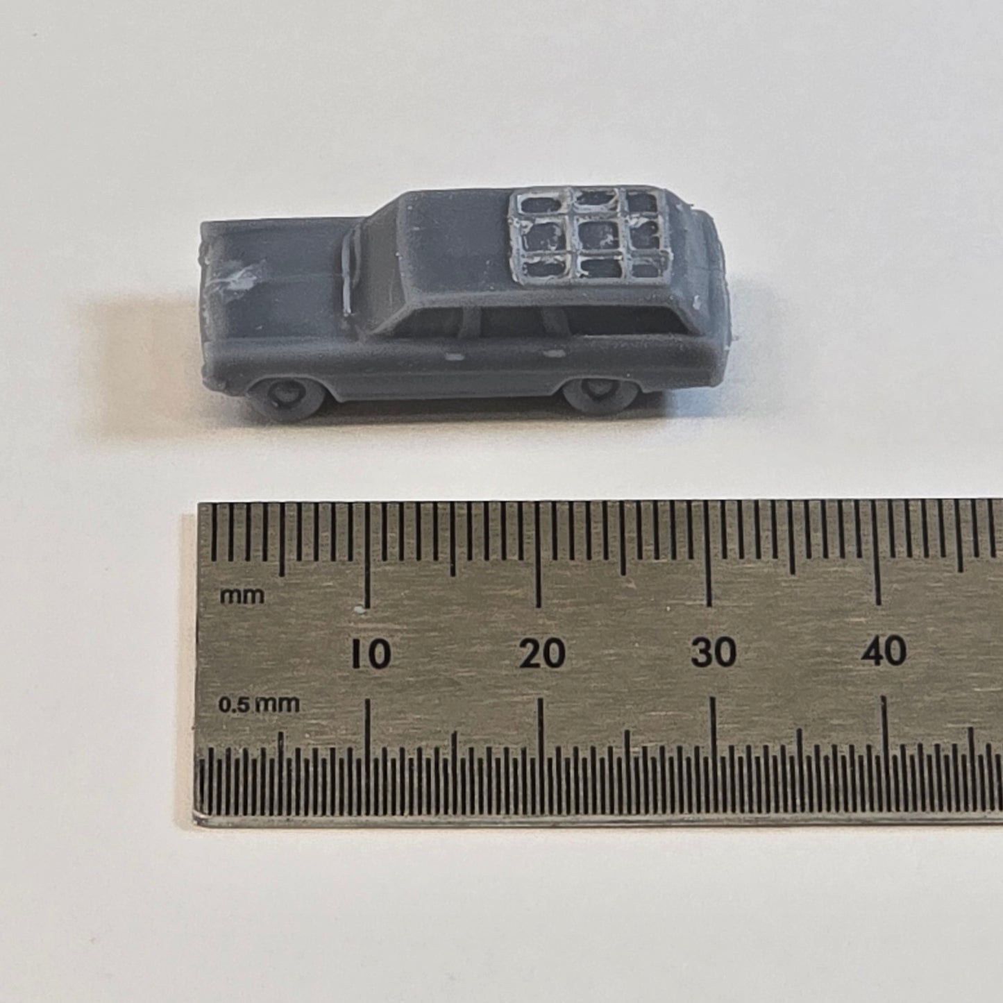 Sculptural Grey Resin – 1960s Station Wagon with Roof Rack | 10mm Scale Car