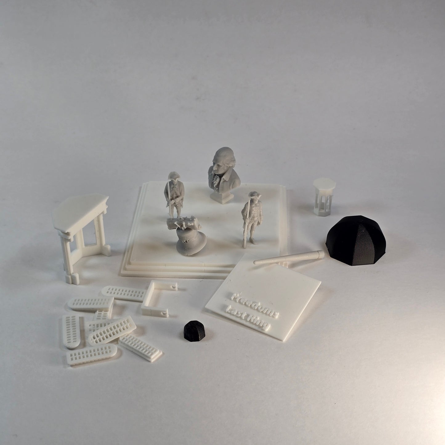 Sculptural Grey – Liberty Bell Diorama Builder Set (Colonial America Collection)  Kitted