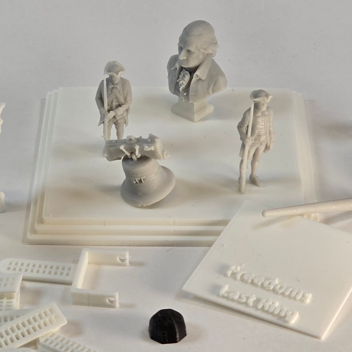 Sculptural Grey – Liberty Bell Diorama Builder Set (Colonial America Collection)  Kitted