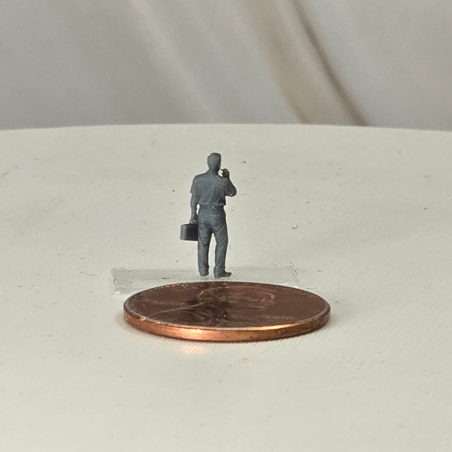 N Scale People – Man with Pipe and Briefcase Figure (Unpainted)