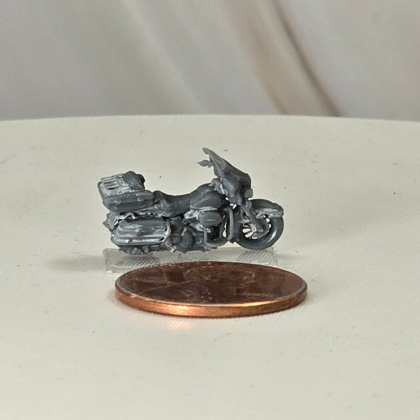 N Scale Touring Motorcycle with Saddlebags – Detailed Cruiser Model Vehicle