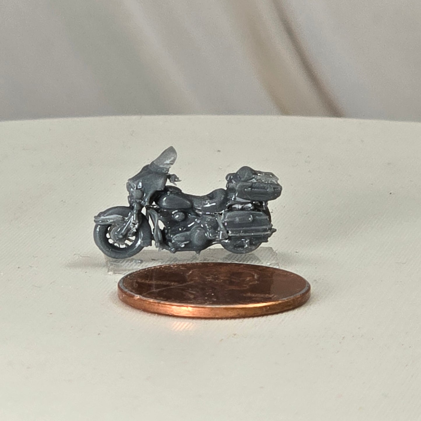 N Scale Touring Motorcycle with Saddlebags – Detailed Cruiser Model Vehicle