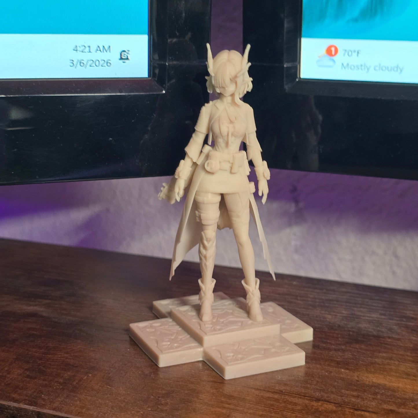 Mi’Fu – Arc Vanguard | Desk Mate Resin Display Figure | Echo Miniatures