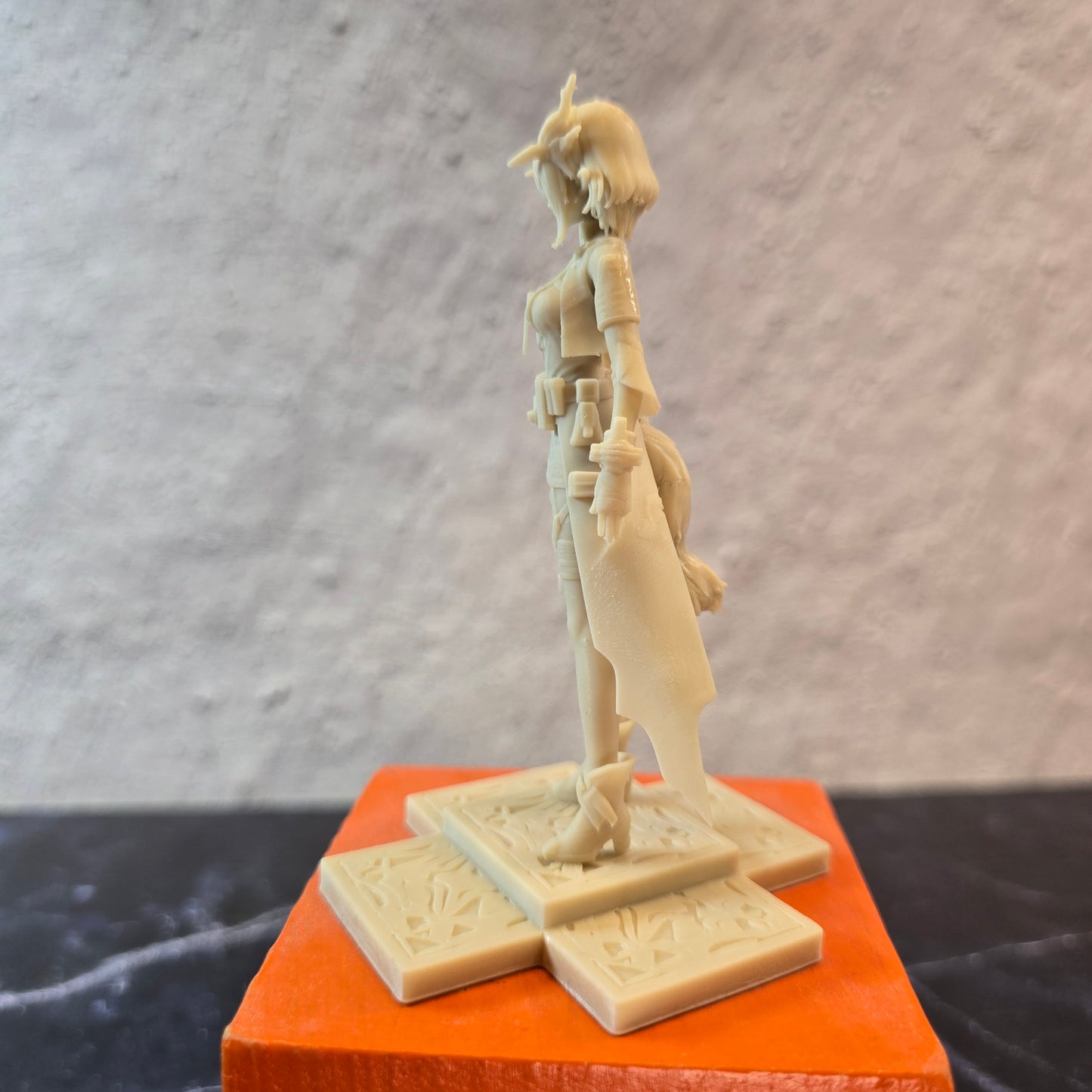 Mi’Fu – Arc Vanguard | Desk Mate Resin Display Figure | Echo Miniatures