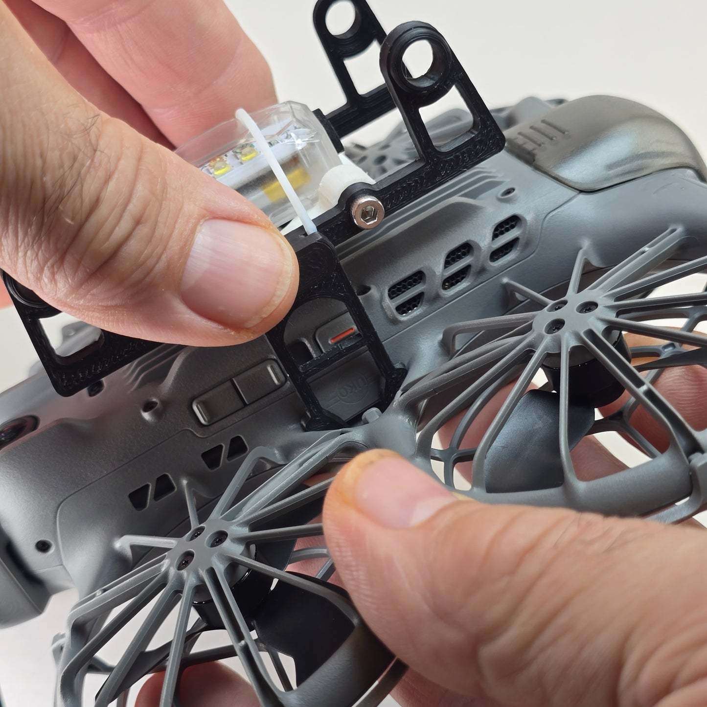 DJI Neo 2 Snap-On Night Flight Landing Gear & Strobe Mount – Ultra Lightweight 15gDJI Neo 2 Snap-On Night Flight Landing Gear & Strobe Mount – Ultra Lightweight 15g