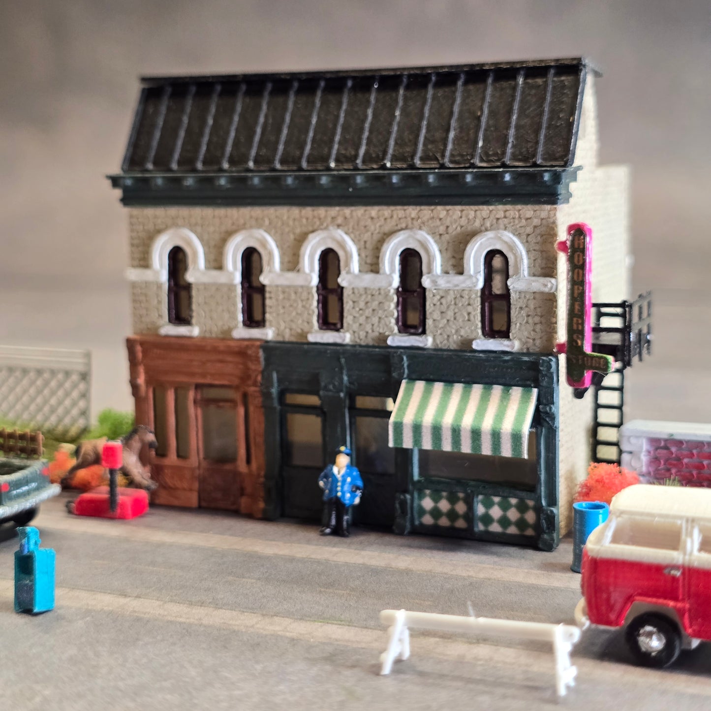N Scale City Corner Laundromat & Grocery Building Kit