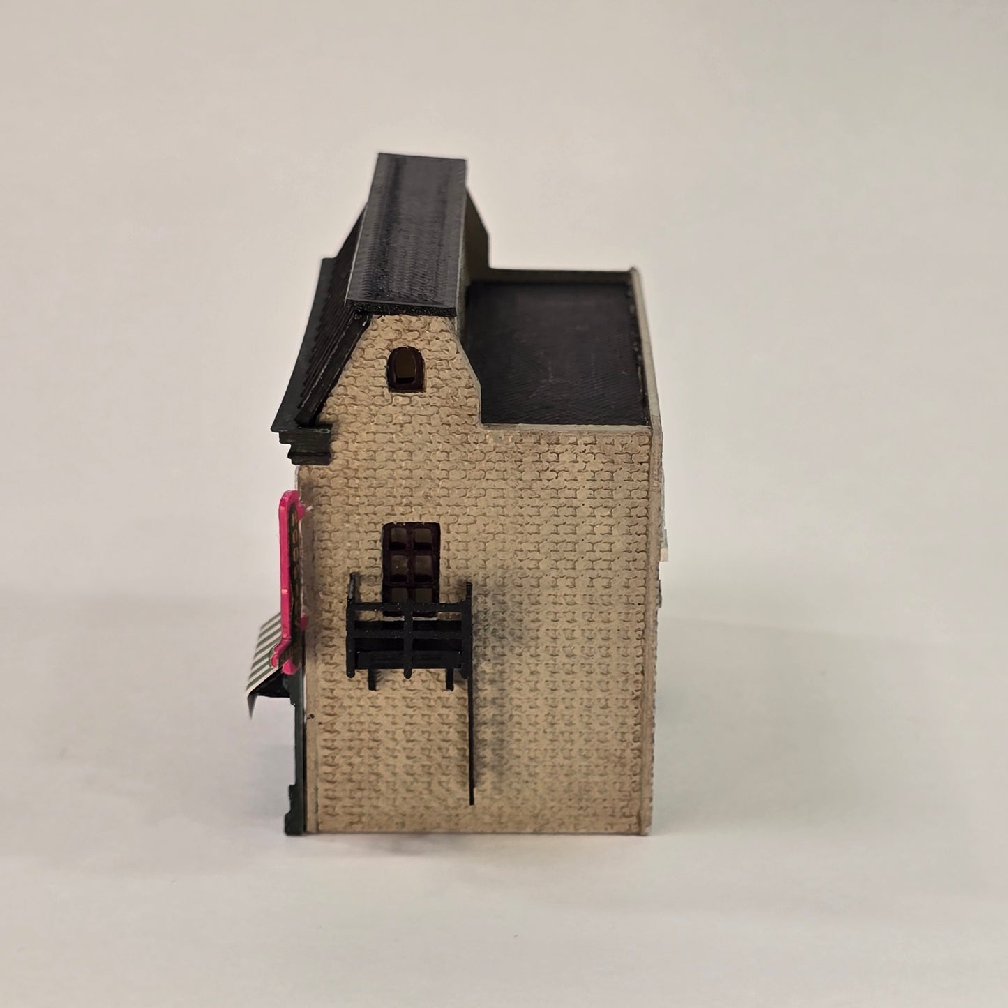 N Scale City Corner Laundromat & Grocery Building Kit