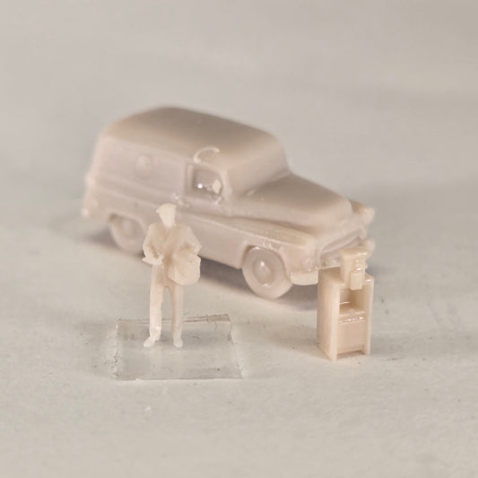 N Scale Vintage Postal Delivery Scene Set – Mail Truck & Postman Unpainted