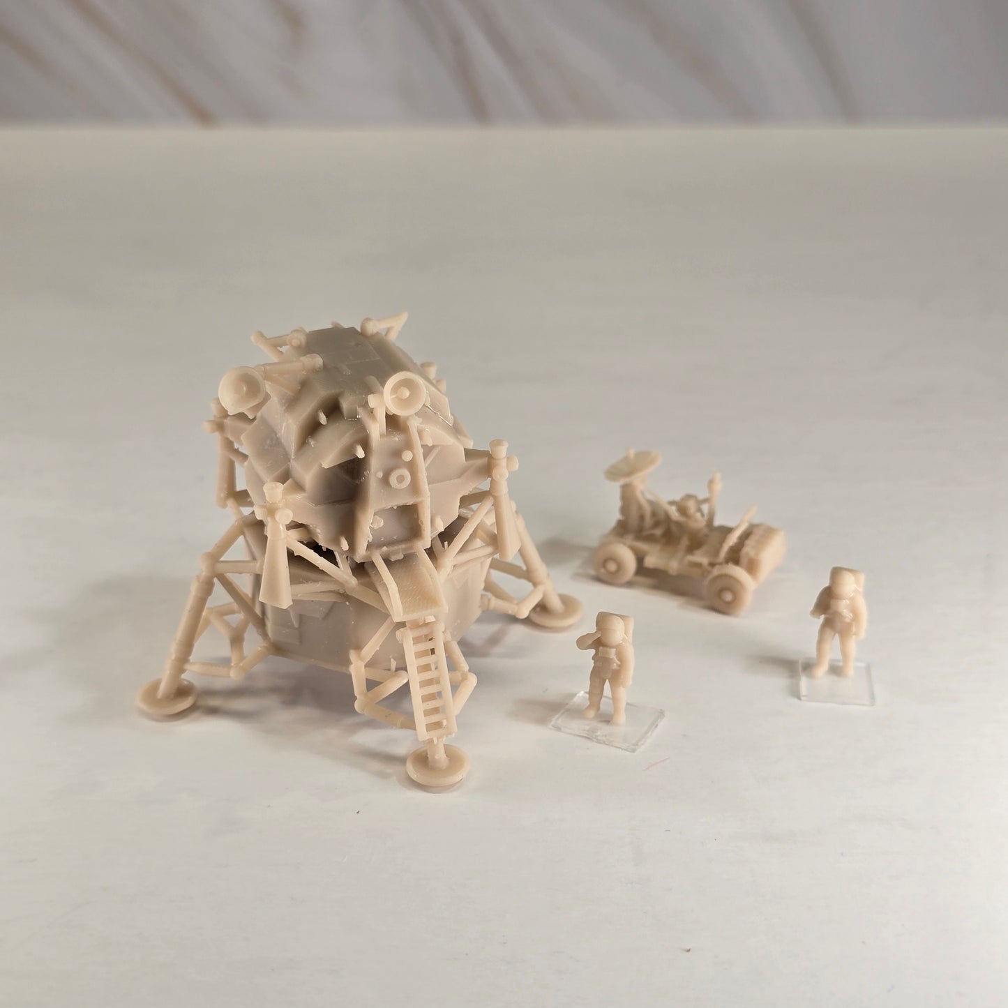 Unpainted N Scale Moon Landing Story Set – Lunar Module, Lunar Rover & Astronauts